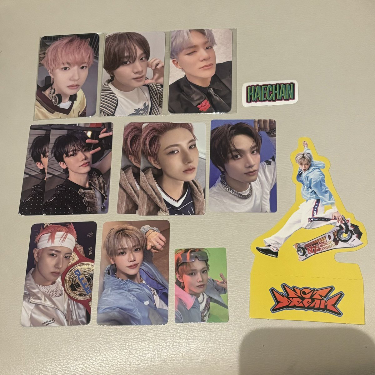 s2ooli's tweet photo. NCT DREAM 交換 トレカ go back to the future bttf 

譲)ロンジュン ヘチャン ジェミン ジェノ チョンロ 
求)同種 チソン 
     (複数あるものはチソン決まり次第チョンロ)

8/10 SMTOWN 手渡し優先 https://t.co/pzBnn3Xk2Z