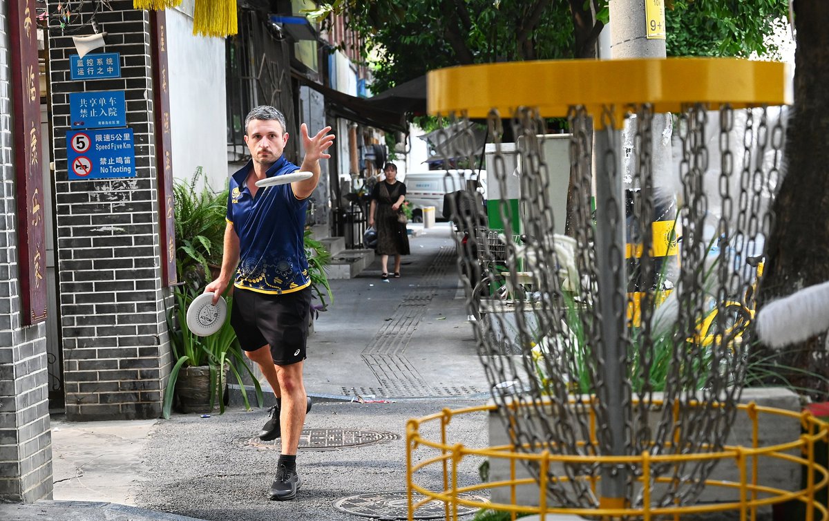 CGTNRadio's tweet image. Are you a frisbee fan? This year, #frisbee is making its official debut as a competition at the 2025 World Games in Chengdu, capital of southwest China's Sichuan Province! Recently, the Australian team had an exciting session with local fans at Chengdu Park! #TWG2025