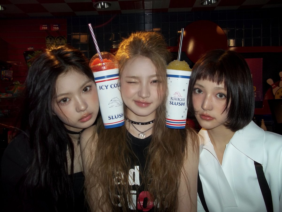 KiiiKiii Digital Single [DANCING ALONE] #3

🔗 kiiikiii.kr
🐬 youtu.be/u5wMLWs6LSs

#KiiiKiii #키키
#DANCING_ALONE
#KiiiKiii_DANCINGALONE #키키_댄싱얼론