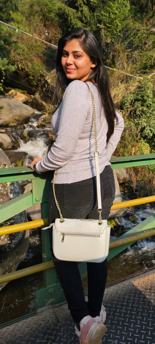 insta_modelz's tweet image. #Preetha 😘

#sreeleela #kritisanon #krithishetty #keerthysuresh #mrunalthakur #meenakshichaudhary #saipallavi #rashmika #samantha #poojahegde #tamannaah #kayadulohar #rukmini #kiaraadvani #malavikamanoj #malavikamohanan #priyankamohan #nidhhiagerwal #bhagyashreeborse #coolie