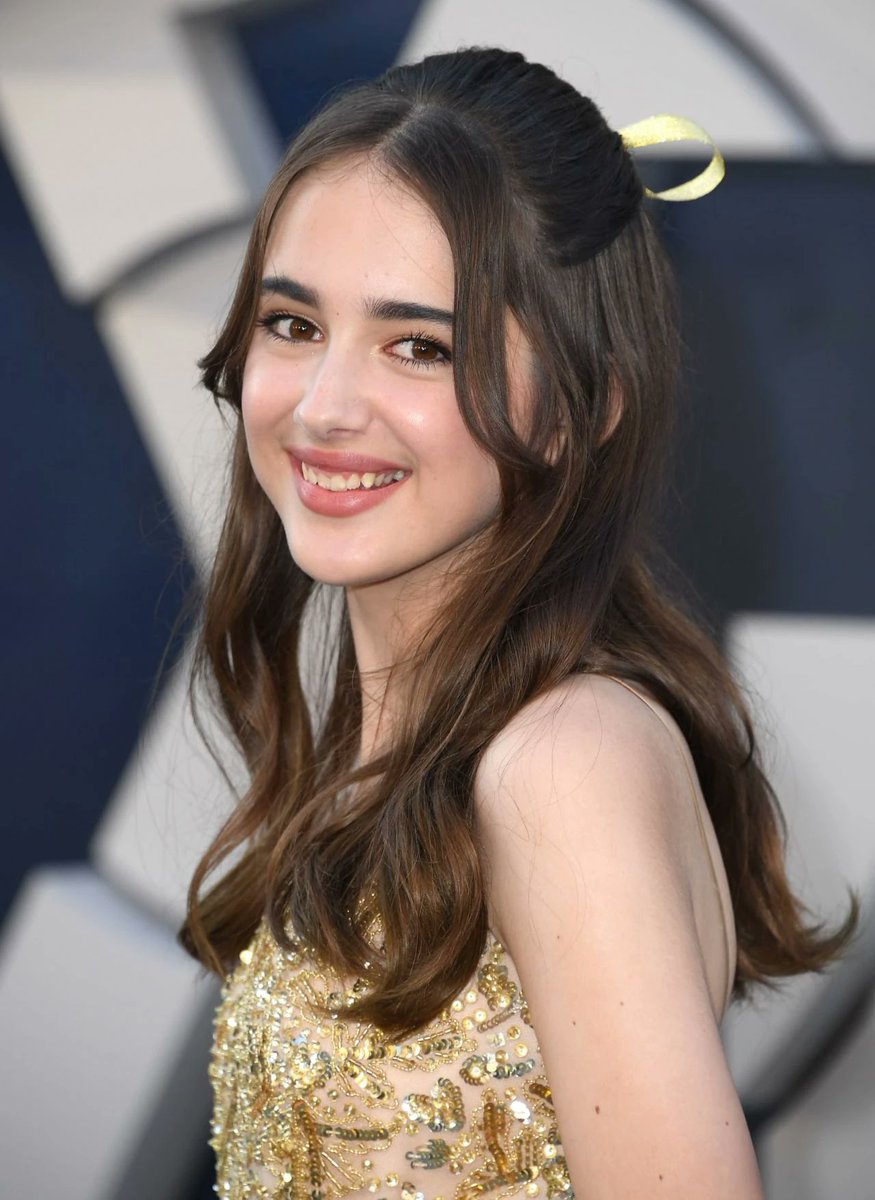 Time always supports those who know how to stay calm and listen to themselves. In photo: Julia Butters