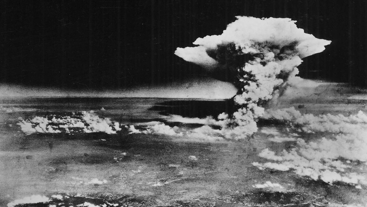 Hace 80 años los Estados Unidos cometieron el mas abominable crimen de guerra de toda la historia universal.

¡250.000 muertos!

¡Y quedó en la impunidad!