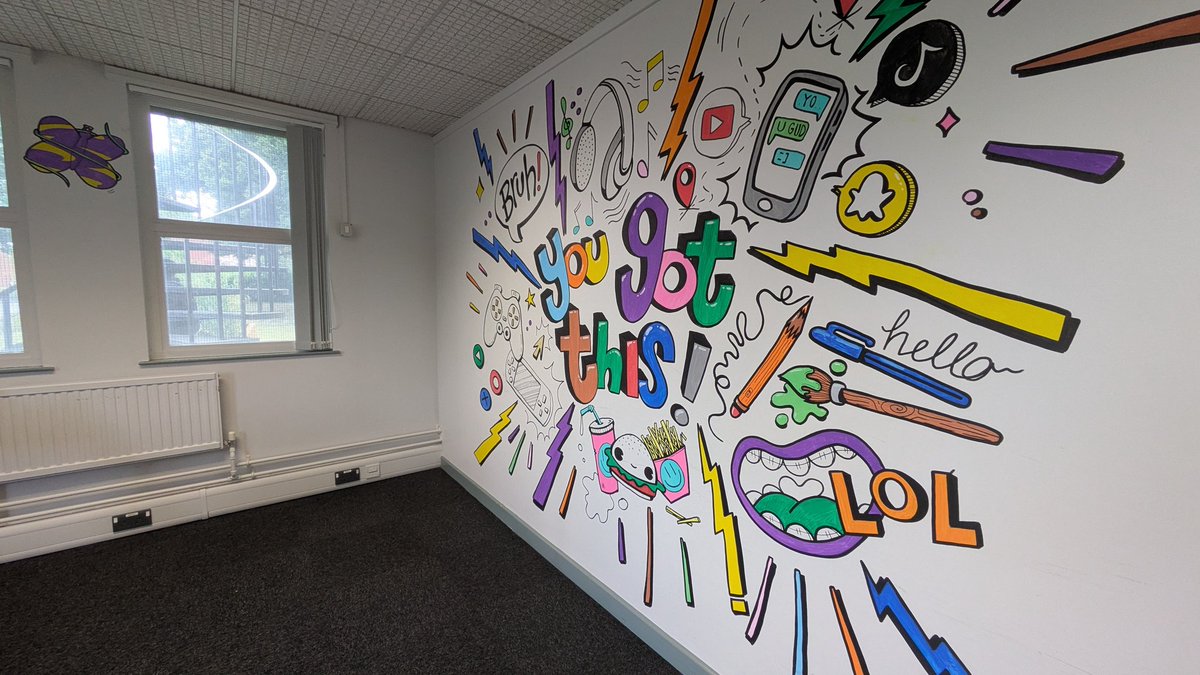 Loads of fun yesterday collaborating with the young people on this meeting room makeover project! <a href="/sandwellcouncil/">Sandwell Council</a> <a href="/CreativeBCuk/">CreativeBlackCountry</a> #art #Commission