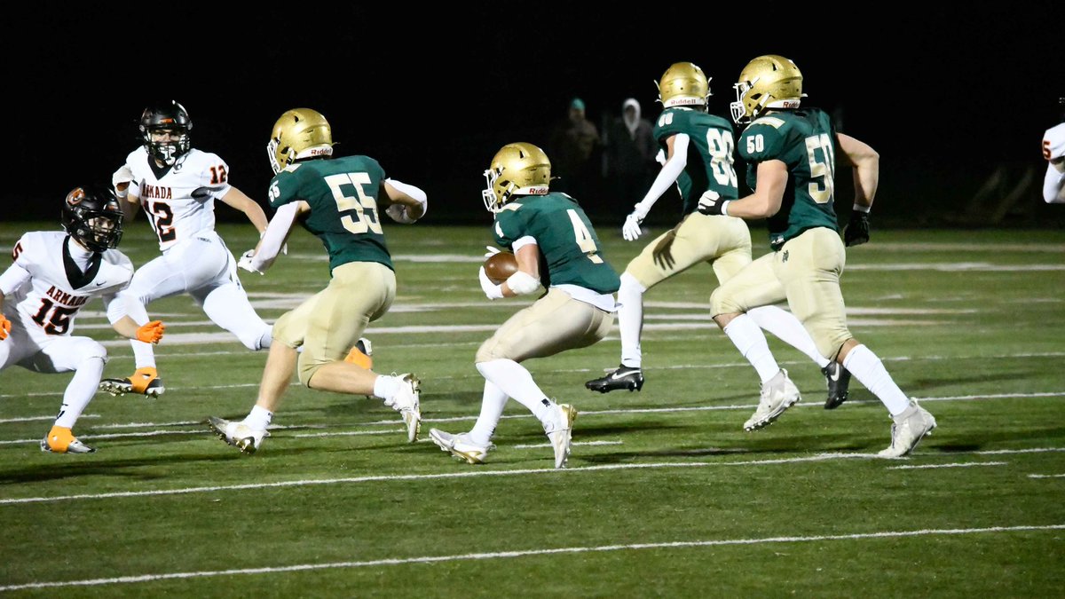 22 more days until Michigan High School football kicks off around the state!

📸: <a href="/MIGameDay/">MI Game Day</a>