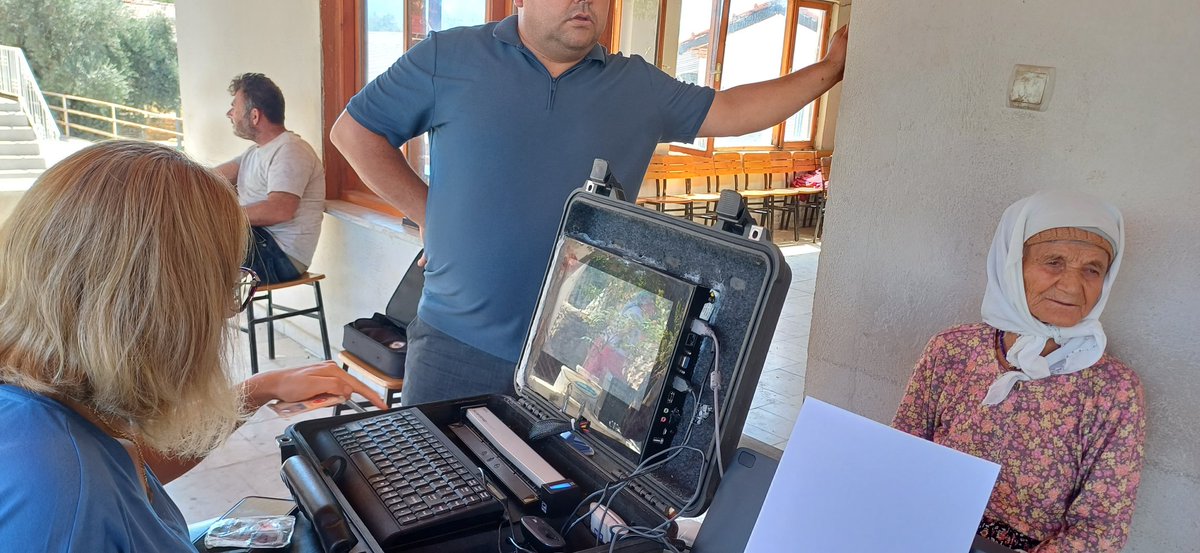 Bugün SARNIÇ ve KIRAN mahallelerimizdeyiz. TCKK başvurularını almaya devam ediyoruz. MENTEŞE NÜFUS MÜDÜRLÜĞÜ 
<a href="/mentesegovtr/">T.C. Menteşe Kaymakamlığı</a>
<a href="/muglanufus/">Muğla İl Nüfus ve Vatandaşlık Müdürlüğü</a> 
<a href="/tcmuglavaliligi/">Muğla Valiliği</a> 
<a href="/UtkuCandan10/">Utku Candan</a>