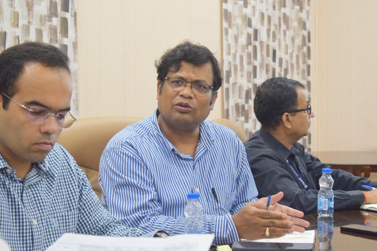 PemmasaniOnX's tweet photo. Reviewed the progress of @BSNLCorporate's 4G rollout and discussed enhancing quality of services to the customers. https://t.co/6mhmdDVdZl