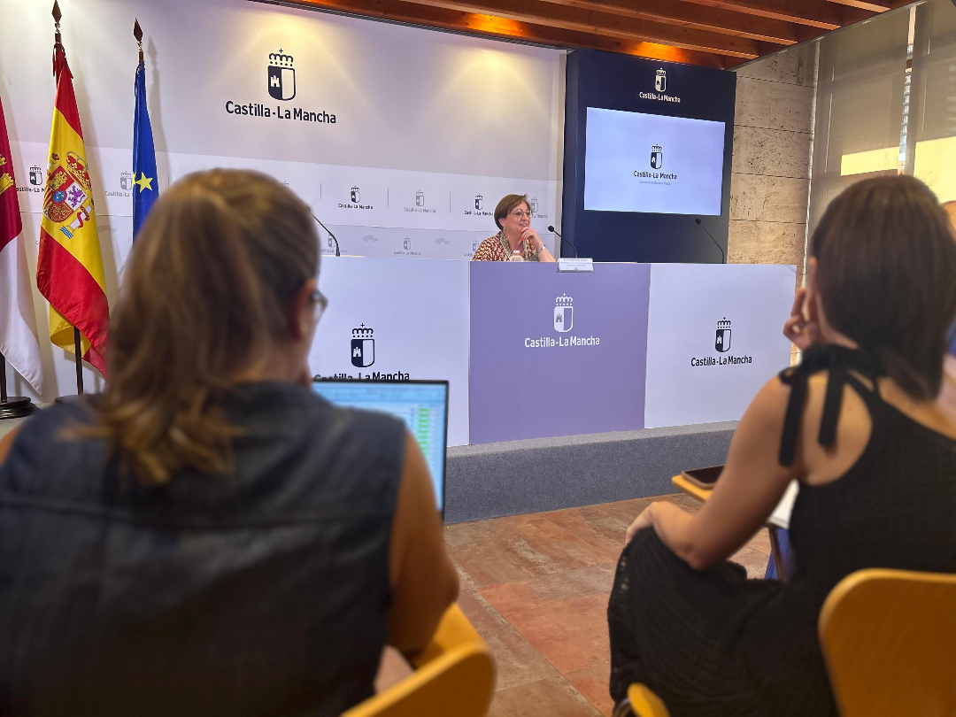EAPN CLM (@eapnclm) on Twitter photo 📍 Hoy hemos asistido a la rueda de prensa de <a href="/Guadalupem1960/">Guadalupe Martín</a> sobre la convocatoria de subvenciones del IRPF e Impuesto de Sociedades.
📊 Este año se han presentado 825 solicitudes de 351 entidades: la cifra más alta de la serie histórica.
#TercerSector 📍 Hoy hemos asistido a la rueda de prensa de <a href="/Guadalupem1960/">Guadalupe Martín</a> sobre la convocatoria de subvenciones del IRPF e Impuesto de Sociedades.
📊 Este año se han presentado 825 solicitudes de 351 entidades: la cifra más alta de la serie histórica.
#TercerSector