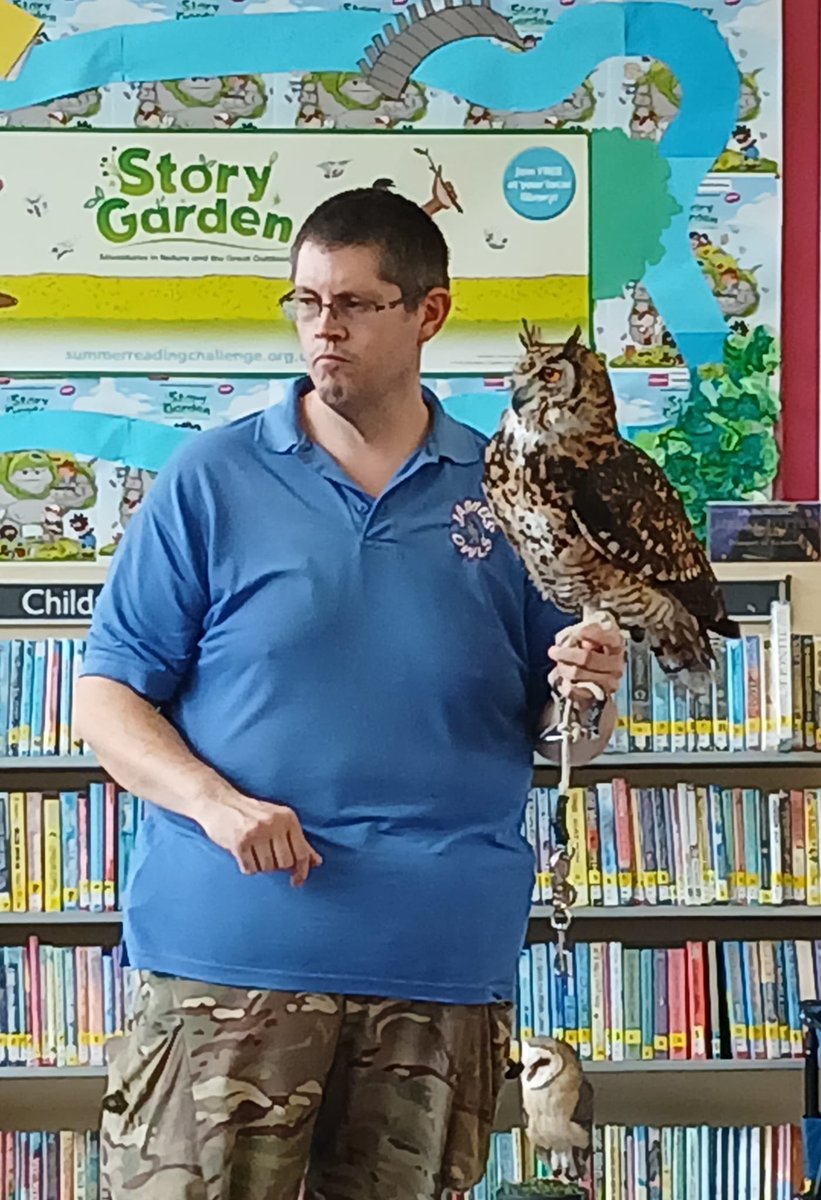 GreenwichLibs's tweet image. Families at #SladeLibrary enjoyed a lovely session with Jambs Owls yesterday, where attendees learnt about owl feeding and sleeping habits, caring for them and how to hold them safely. Thank you for coming! 🦉 #LoveYourLibrary
