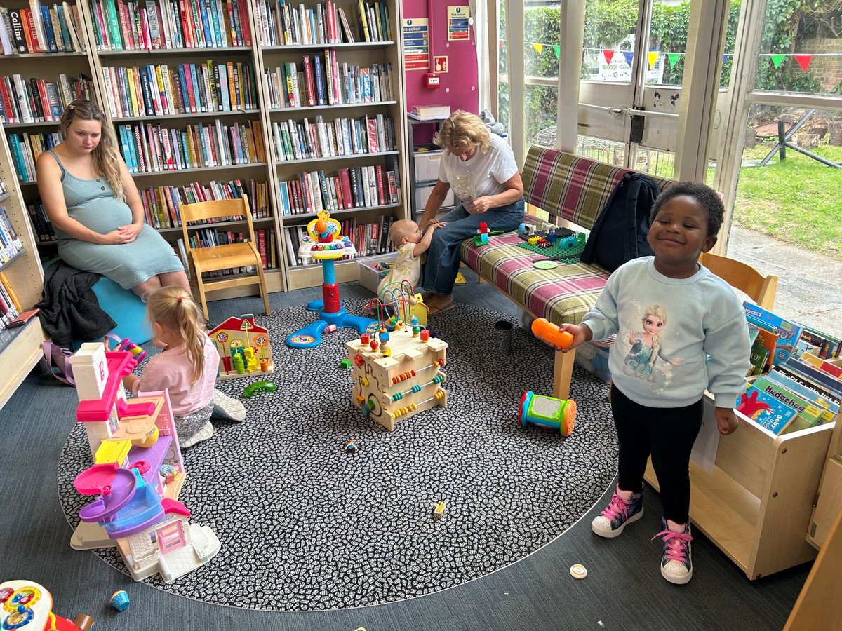 GreenwichLibs's tweet image. Join us at #SladeLibrary for #StayAndPlay on Mondays from 3-3.30pm, explore new textures, socialise and interact in a friendly and stimulating environment. We have lots of fun every week! 📚 #LoveYourLibrary