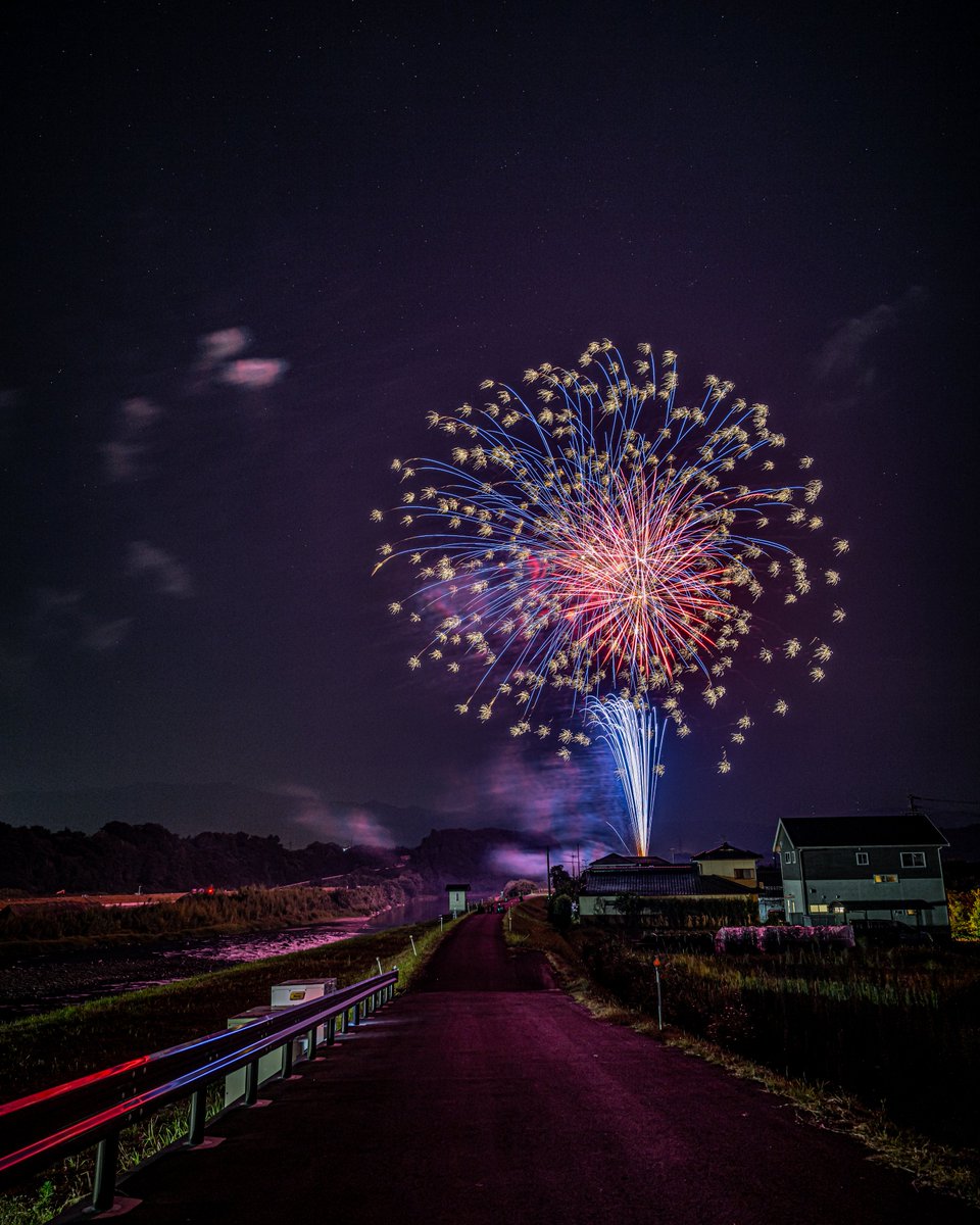 8月2日に撮影された、#ゆうれい祭り と #サガラッパ祭り の写真を展示します
次々と新作が登場する人吉駅で開催中の『人吉球磨の風景』中村紫苑写真展をよろしくお願いします
#人吉 #写真展 #人吉まちづくり社会実験 #HITONOWAACTION