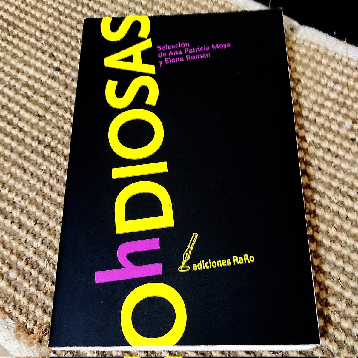 SarayPavon's tweet image. Viajar sin moverse del sofá... 
#Lecturasrecomendadas 
#lecturas #libro #leyendo #saraypavon #vampiressahim #librosrecomendados #librosquemerecenlapena #librosquehayqueleer #heartagram #ohdiosas #octaviopaz #javiersánchez Alguno caerá en #videopoema