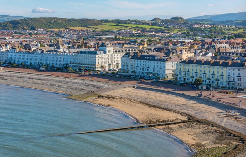 Welcome to beautiful North Wales! 🌄✨ 

From Snowdonia’s peaks to Conwy Castle’s history &amp; peaceful strolls along Llandudno promenade, there’s something for everyone. St George’s Hotel is your perfect coastal base to breathe in the sea air and discover the magic.