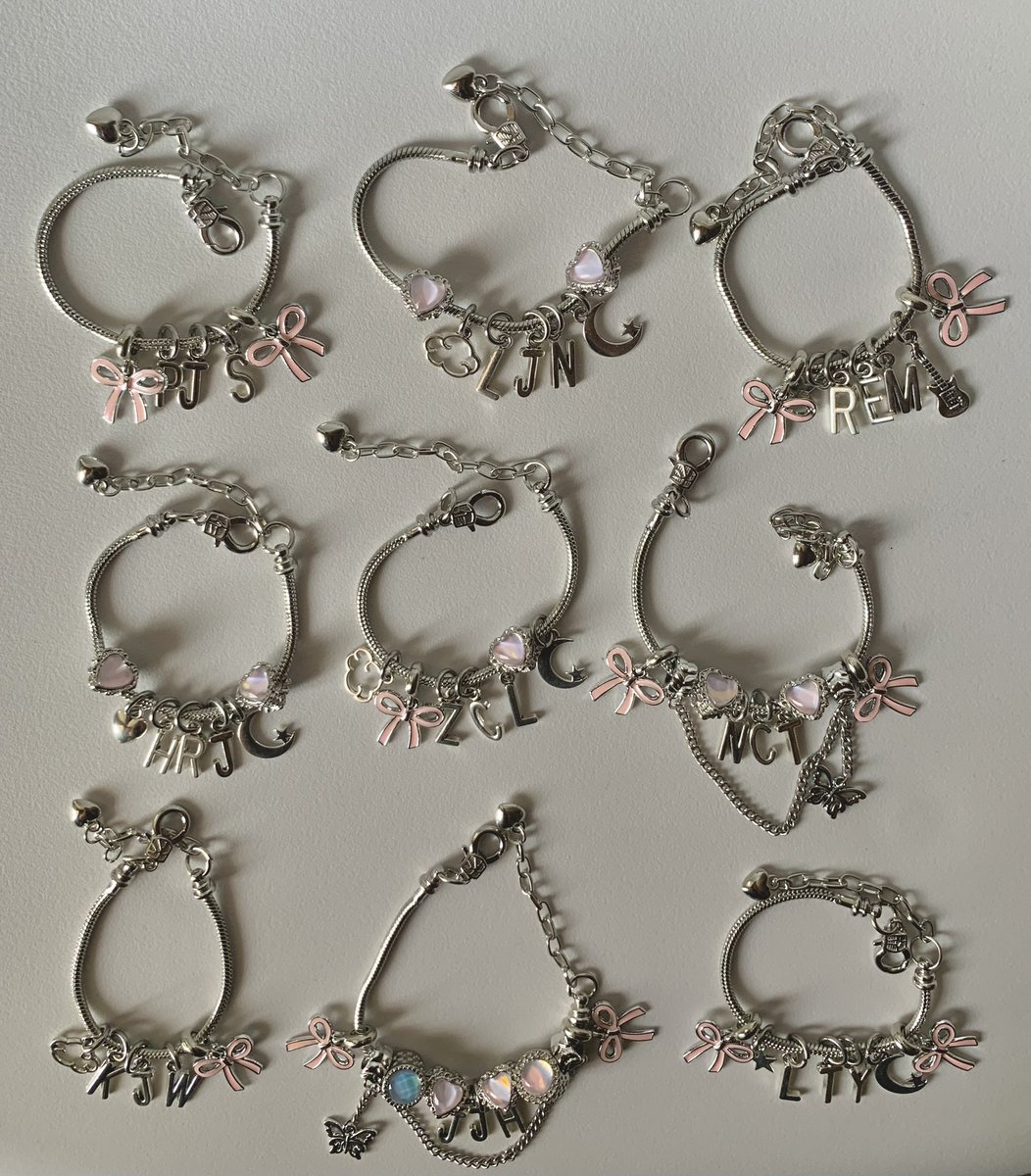 pyeounz's tweet photo. 🎀Pre-Order Custom Initial Name Bracelet🎀

🗓️PO 6 - 13 Agustus
📥 1 Week
✅Free Custom

🏷️ : Start from 23k
💰 : DP 15k

🔗 gform: https://t.co/pPrr8EdcGv

ℹ️Details check the gform links &amp; threads below
💬 Feel free to dm or reply https://t.co/ZFBRA8gOOZ