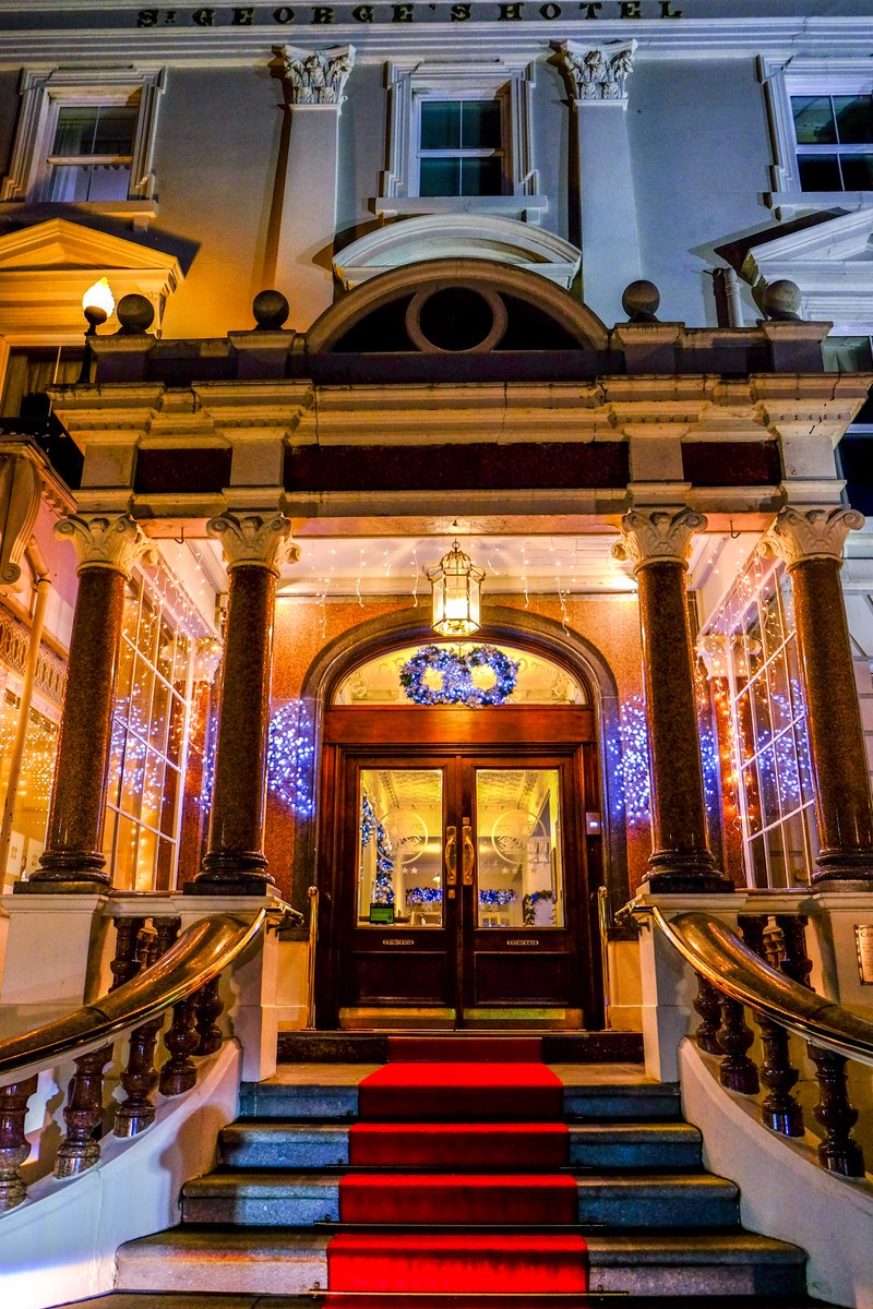 Christmas parties at St George’s might seem far off, but spaces are filling fast! 🎄✨ 

Enjoy festive fun, from disco nights to cosy dinners, perfect for celebrating with great food &amp; company. Book your spot today! stgeorgeswales.co.uk/christmas/chri…