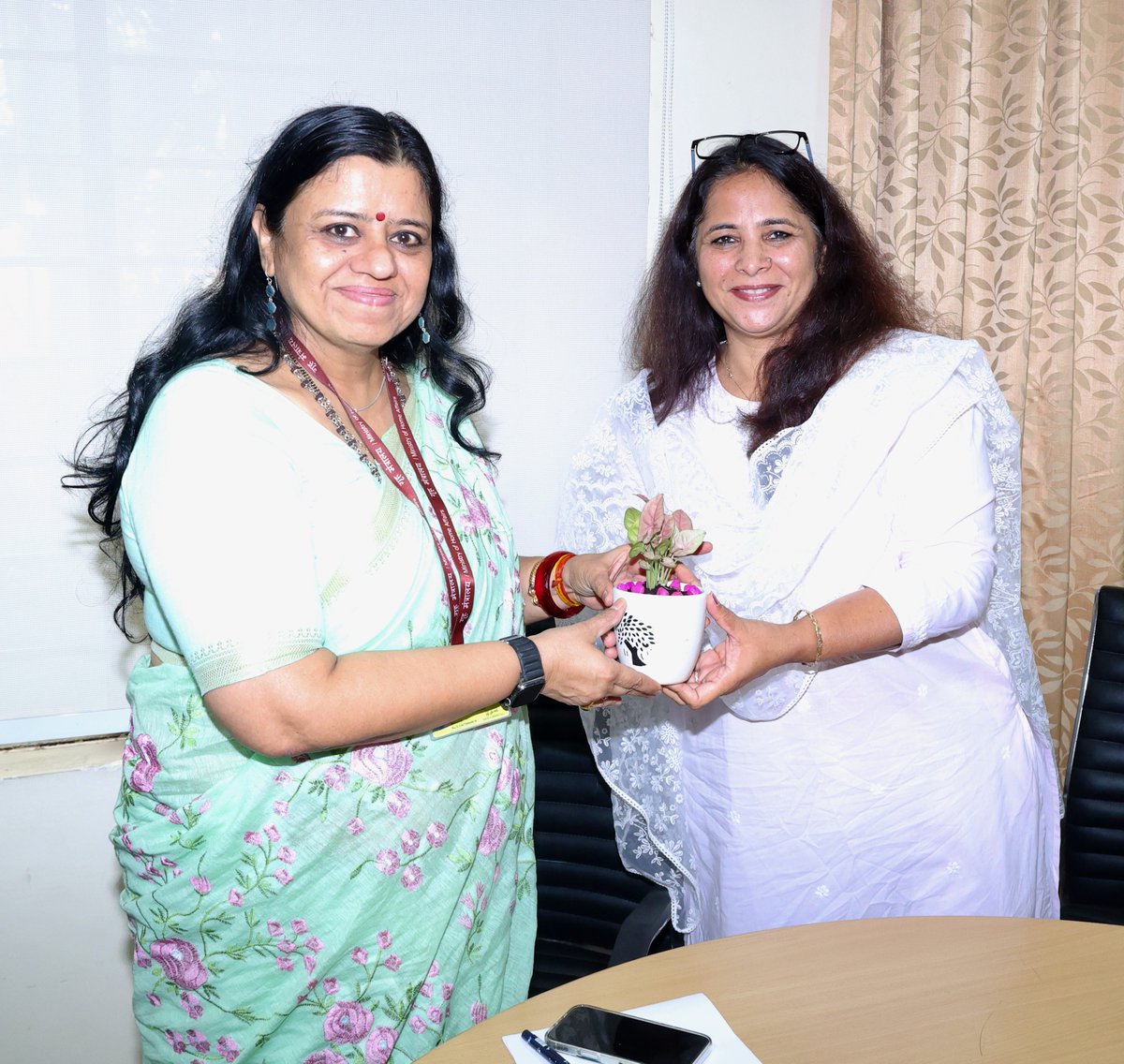 Indian Institute of Mass Communication (@iimc_india) on Twitter photo VC, IIMC Dr. <a href="/pragyapgaur/">pragyapaliwalgaur</a> met Ms. Kate Beddoe, Managing Director, News Partnerships, Google APAC along with Ms. Durga Raghunath & Ms. Surabhi Malik from <a href="/GoogleIndia/">Google India</a> to discuss & celebrate the MoU signed by <a href="/GoogleNewsInit/">Google News Initiative</a> and IIMC to promote #AI literacy amongst students,
(1/3) VC, IIMC Dr. <a href="/pragyapgaur/">pragyapaliwalgaur</a> met Ms. Kate Beddoe, Managing Director, News Partnerships, Google APAC along with Ms. Durga Raghunath & Ms. Surabhi Malik from <a href="/GoogleIndia/">Google India</a> to discuss & celebrate the MoU signed by <a href="/GoogleNewsInit/">Google News Initiative</a> and IIMC to promote #AI literacy amongst students,
(1/3)