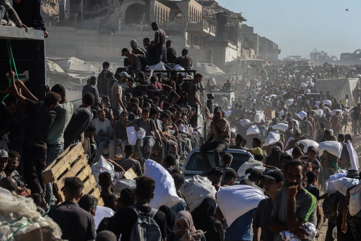 Government Media Office in Gaza:
Israeli occupation forces allowed the entry of 853 truckloads of aid during the past 10 days with an average of 85 trucks per day while the besieged enclave’s daily need is 600 truckloads of aid every day!