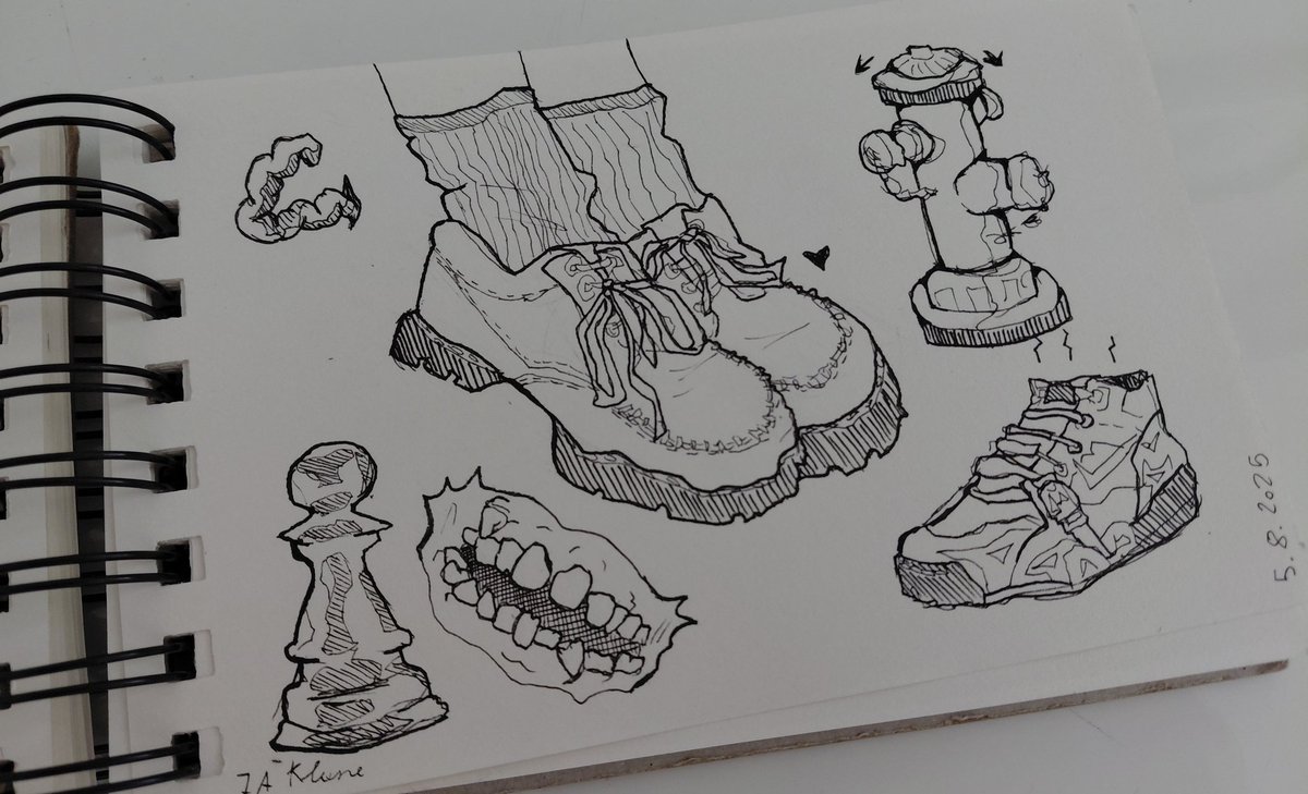 BearyBearsDD's tweet photo. #sketches https://t.co/UPmXFlHhya