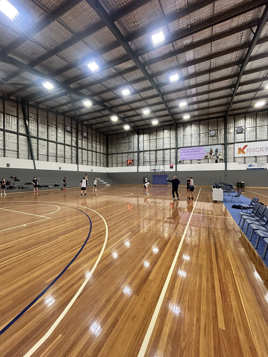 Our Year 7 WHC Basketball Students putting in work with <a href="/Herbiehoops/">David Herbert</a> teaching Full-court M2M D principles, full court run &amp; jump M2M D, and playing through pressure on O! Run the floor, defend the floor, play through pressure! 💪 🏀 <a href="/asharnott/">Ash Arnott</a>