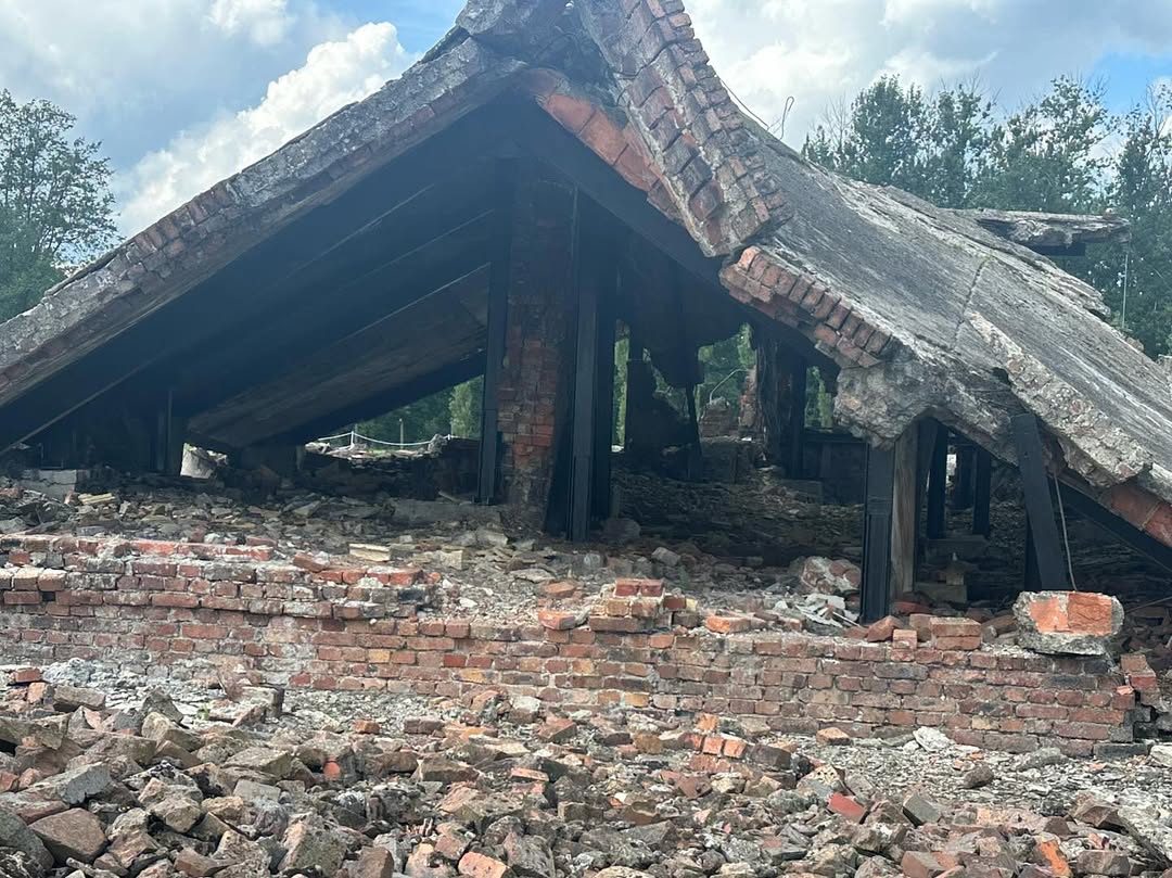 Auschwitz II-Birkenau.

📷  The historical freight train car standing at the platform inside the Auschwitz II-Birkenau site, right at the place where, from May 1944, deported Jews underwent the arrival selection made by German doctors. Strong, healthy people were sent to the