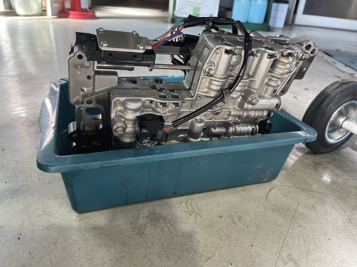 部品揃ったから、７月頭に修理開始

こうなって、こうなった

結果

完治はせずとも、エンジンかからなくなる事とチェックランプ点く事はなくなって、なんとか走れるからよしとしてもらった
シフトショックは消えんかったね
やっぱりコンバブやるしかないのかな？