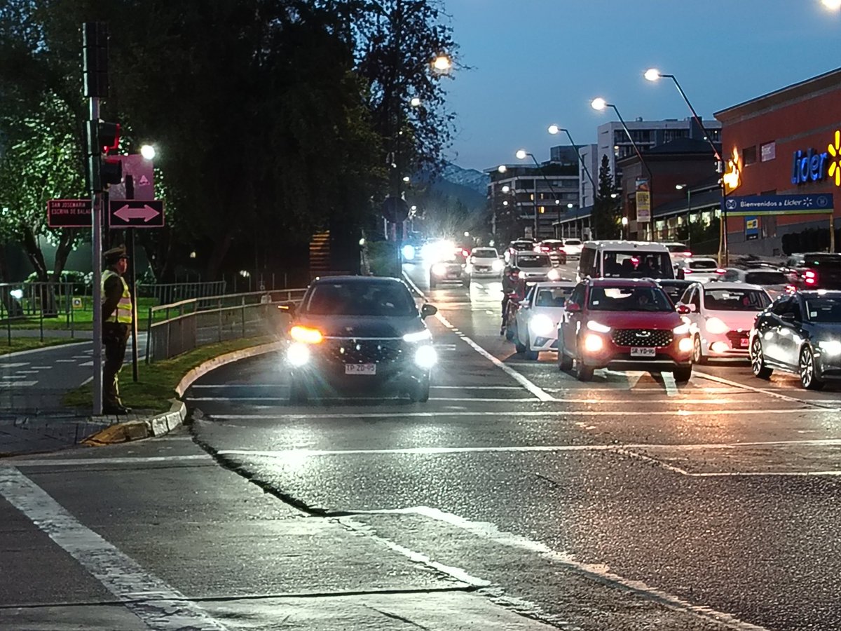 #LoBarnechea: Carabineros de la 53ª Comisaría realiza prevención activa en diferentes puntos de la comuna, con el objetivo de marcar presencia policial y con ello aumentar la sensación de seguridad.
#LaPrevencionEsNuestraEsencia