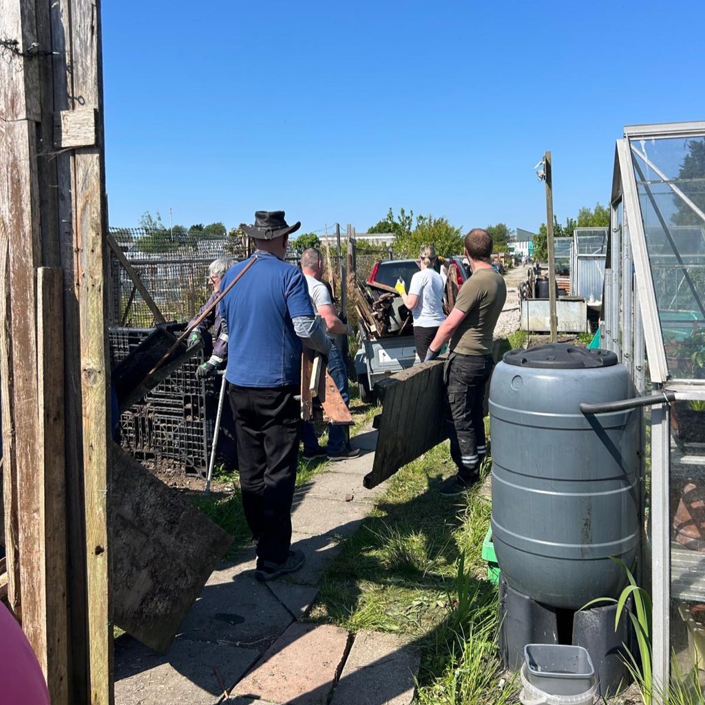 Morecambe FC Community Foundation (@morecambefccf) on Twitter photo Stage Two - Weekend Veterans clean up 🧹
We had a fantastic team of volunteers who have been hard at work clearing and cleaning the allotment, making huge progress toward creating a peaceful space for all.
#UTS 🦐 | <a href="/VeteransFdn/">Veterans’ Foundation</a> | <a href="/LancsCovenant/">Lancashire Armed Forces Covenant Hub</a> Stage Two - Weekend Veterans clean up 🧹
We had a fantastic team of volunteers who have been hard at work clearing and cleaning the allotment, making huge progress toward creating a peaceful space for all.
#UTS 🦐 | <a href="/VeteransFdn/">Veterans’ Foundation</a> | <a href="/LancsCovenant/">Lancashire Armed Forces Covenant Hub</a>