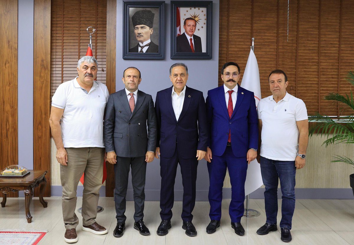 Dr. Ahmet Hamdi USTA (@ahusta07) on Twitter photo Kiğı Kaymakamımız Hüseyin Çamkerten, Kiğı Belediye Başkanı Hikmet Özüağ, İş İnsanları Asım Özaltun ve İbrahim Zirekoğlu ziyaretime geldiler.
Hayırseverlerin destekleriyle Bingöl’de hayata geçirmeyi planladıkları anlamlı bir projeyi benimle paylaştılar. Nazik ziyaretleri ve Kiğı Kaymakamımız Hüseyin Çamkerten, Kiğı Belediye Başkanı Hikmet Özüağ, İş İnsanları Asım Özaltun ve İbrahim Zirekoğlu ziyaretime geldiler.
Hayırseverlerin destekleriyle Bingöl’de hayata geçirmeyi planladıkları anlamlı bir projeyi benimle paylaştılar. Nazik ziyaretleri ve