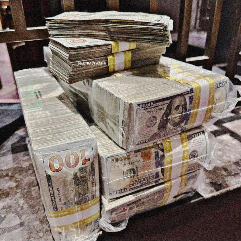Bandidosfrasess's tweet photo. Así como trates la imagen, te tratará el resto del año 🤑 https://t.co/mLO45KfOw0