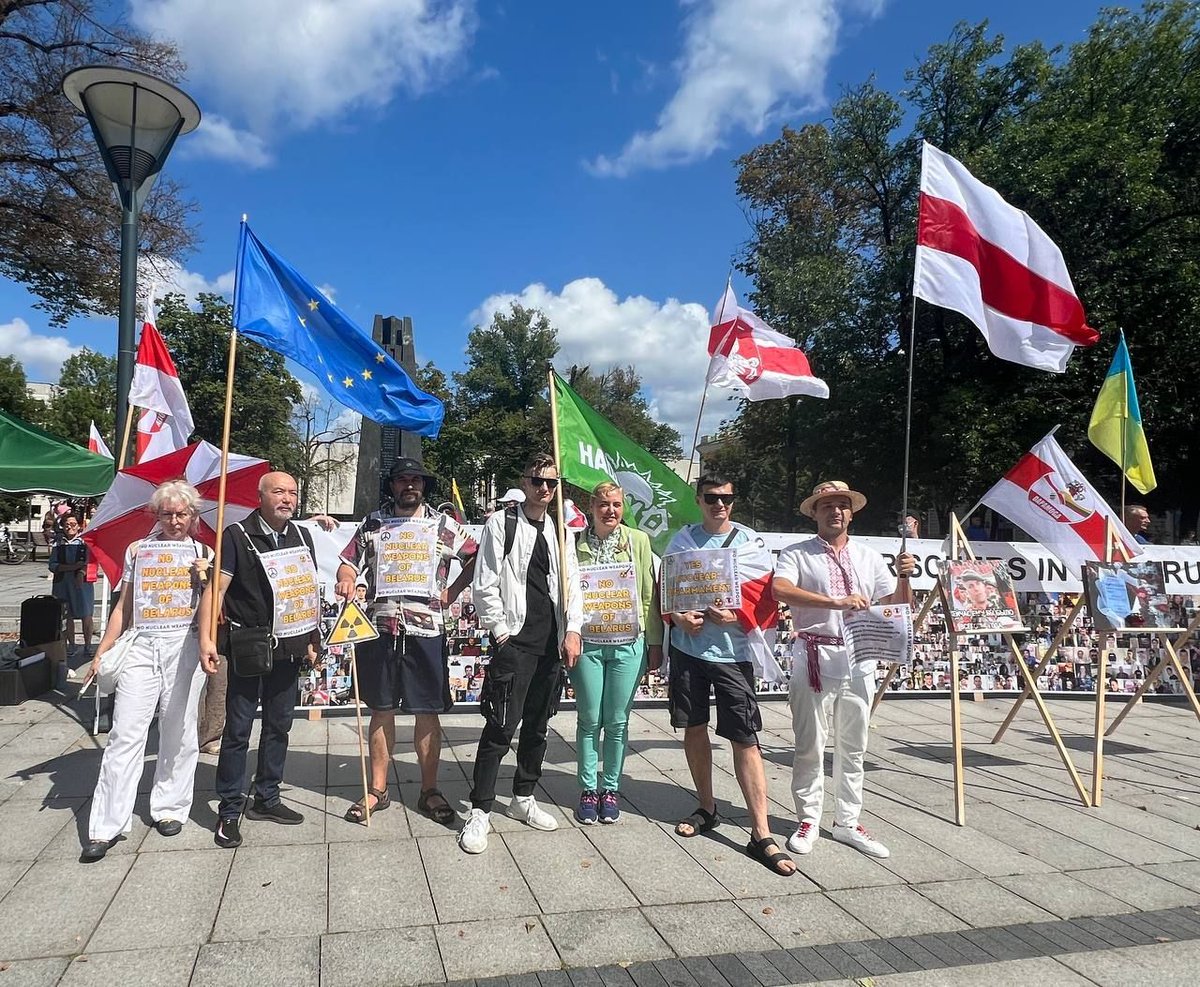 🕊️ Our House has consistently opposed the deployment of nuclear weapons in Belarus.

We never asked for nuclear “protection.”
We don’t want to be a launchpad.
We don’t want to be a target.
We don’t want to be complicit.

📸 This 2024 protest was our clear NO to nukes in Belarus.