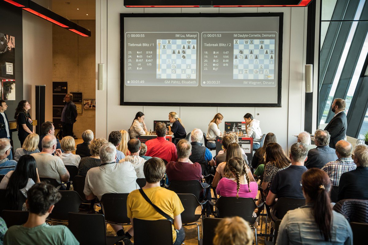 Dinara Wagner has won the blitz tournament at the Sparkassen Chess Trophy International Women's Tournament. 👏 She prevailed against the competition at the German Football Museum.

sparkassen-chess-trophy.de/index.php/en/n…
#DortmundChess
