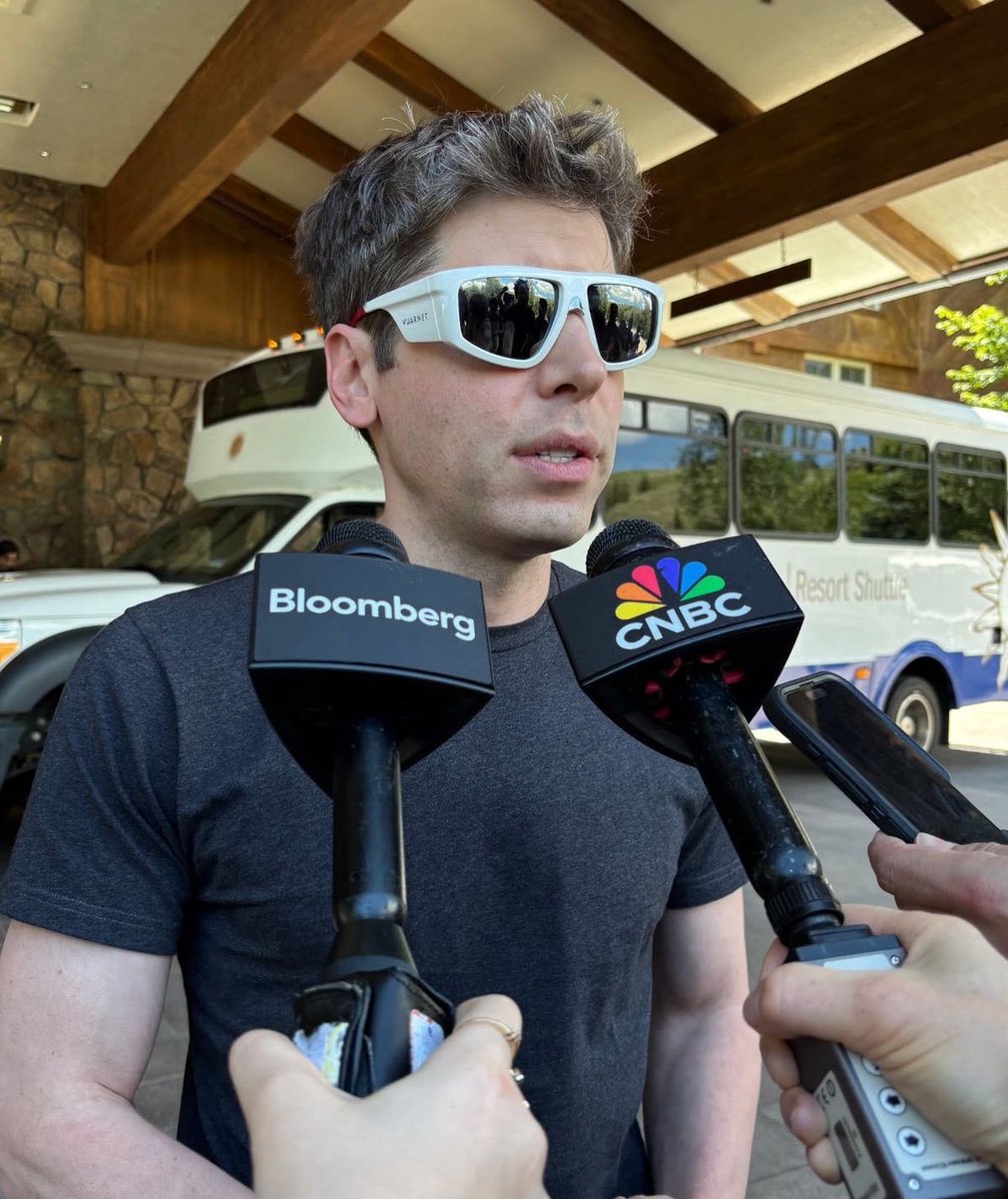 BuildingNMST's tweet image. Early $CFGI adopters explaining to tradfi how they beat all of them without making a single manual trade.