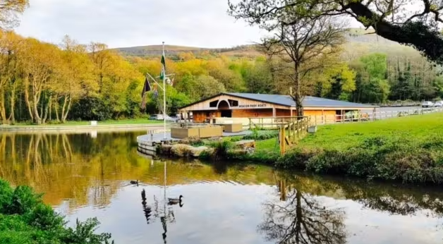 🗣️ "What time does my holiday start and finish?"
🗣️ "What training in boat handling will I receive?" 
🗣️ "Can we bring bikes with us?" 

These are all questions (perfectly valid ones!) we hear from guests - have a look at the answers on our website.

👉 beaconparkboats.com/faq