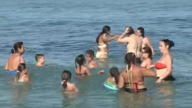 Tgr Rai Sicilia (@tgrraisicilia) on Twitter photo Nel tg delle 14
Giornata al mare con i <a href="/_Carabinieri_/">Arma dei Carabinieri</a> e i volontari dell'Albero della Vita per i bambini dello Zen 2 di #Palermo. Giochi e caccia al tesoro nel lido dei militari a Isola delle Femmine.
#ioseguotgr Nel tg delle 14
Giornata al mare con i <a href="/_Carabinieri_/">Arma dei Carabinieri</a> e i volontari dell'Albero della Vita per i bambini dello Zen 2 di #Palermo. Giochi e caccia al tesoro nel lido dei militari a Isola delle Femmine.
#ioseguotgr