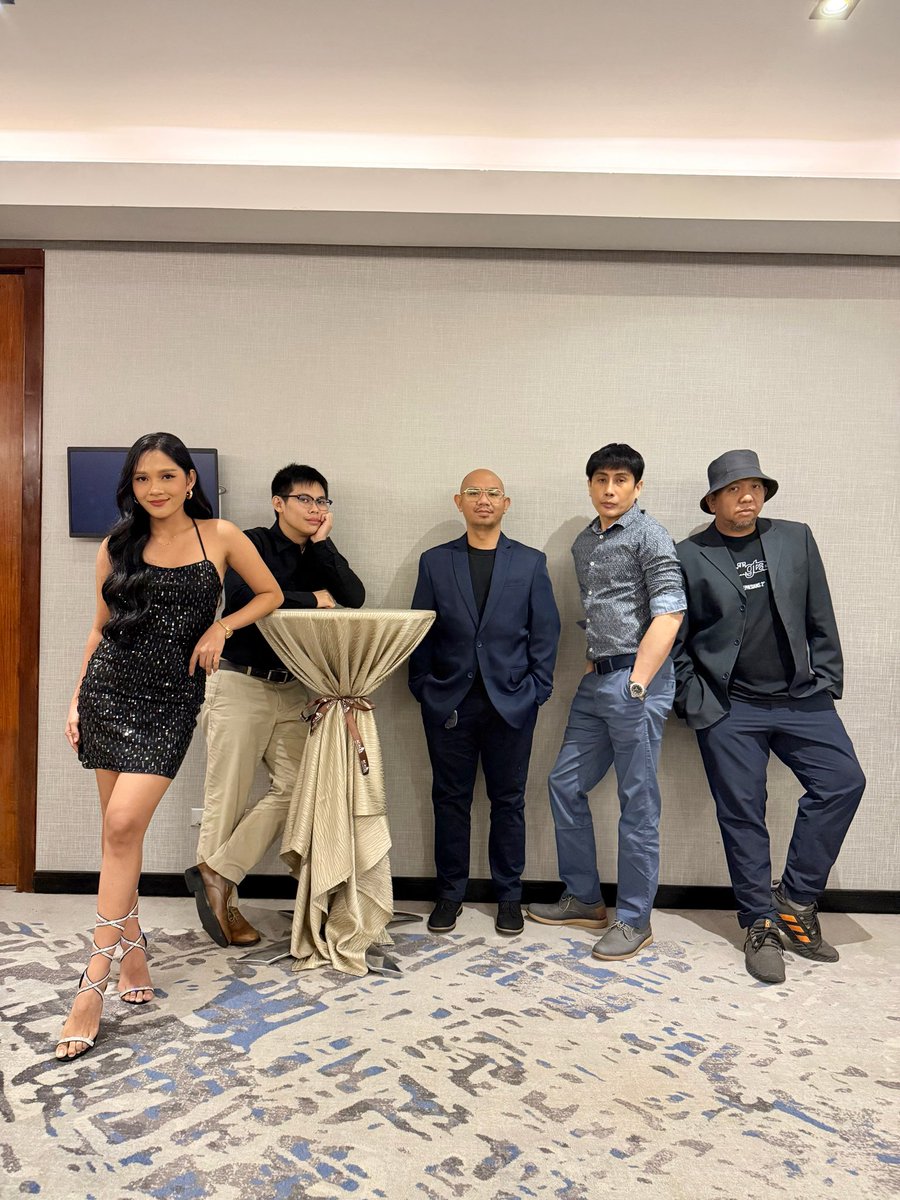 MYMP_OFFICIAL's tweet photo. Ready for our set 🖤 #MYMP #event #birthday https://t.co/XJlab4NuhO