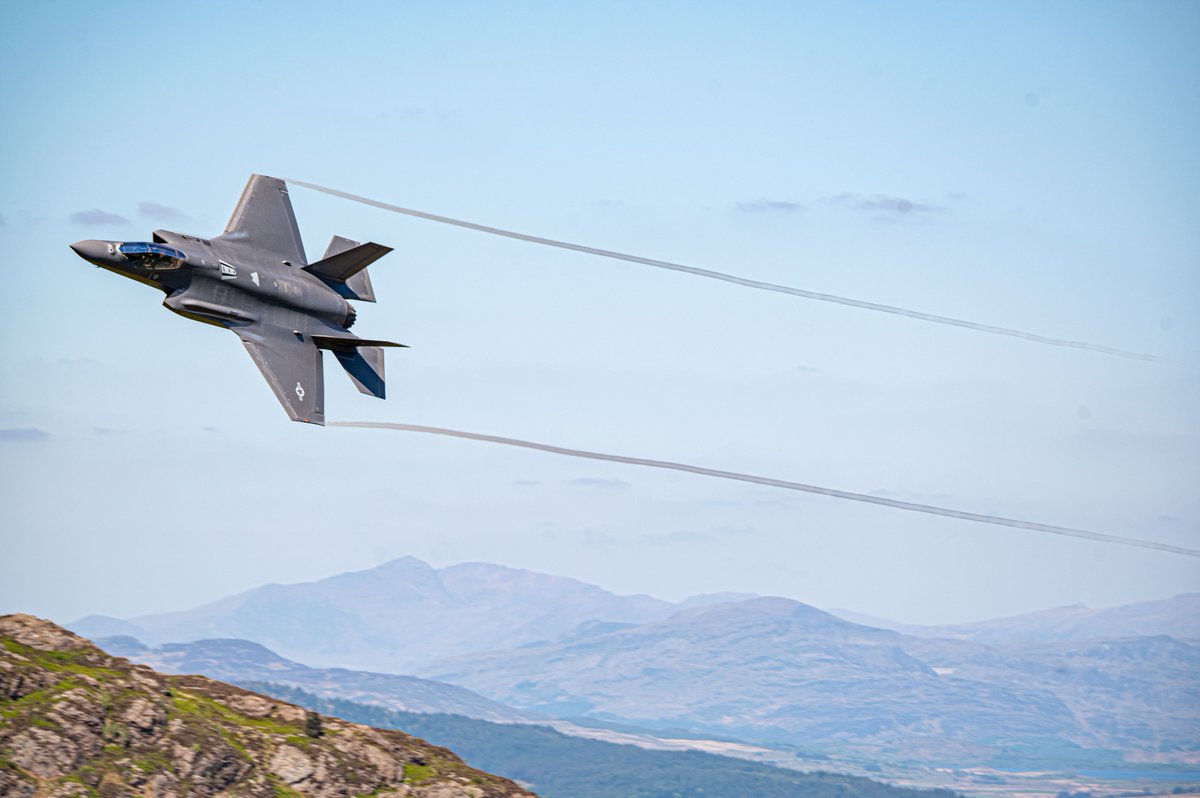 Helofresh's tweet image. Spain&apos;s ministry of defense press office confirms to me, in line with new reports today, that a future F-35 fighter jet buy is off the table. &quot;[T]he Spanish option involves the current Eurofighter and the FCAS in the future,&quot; said spokesperson. Story to follow.