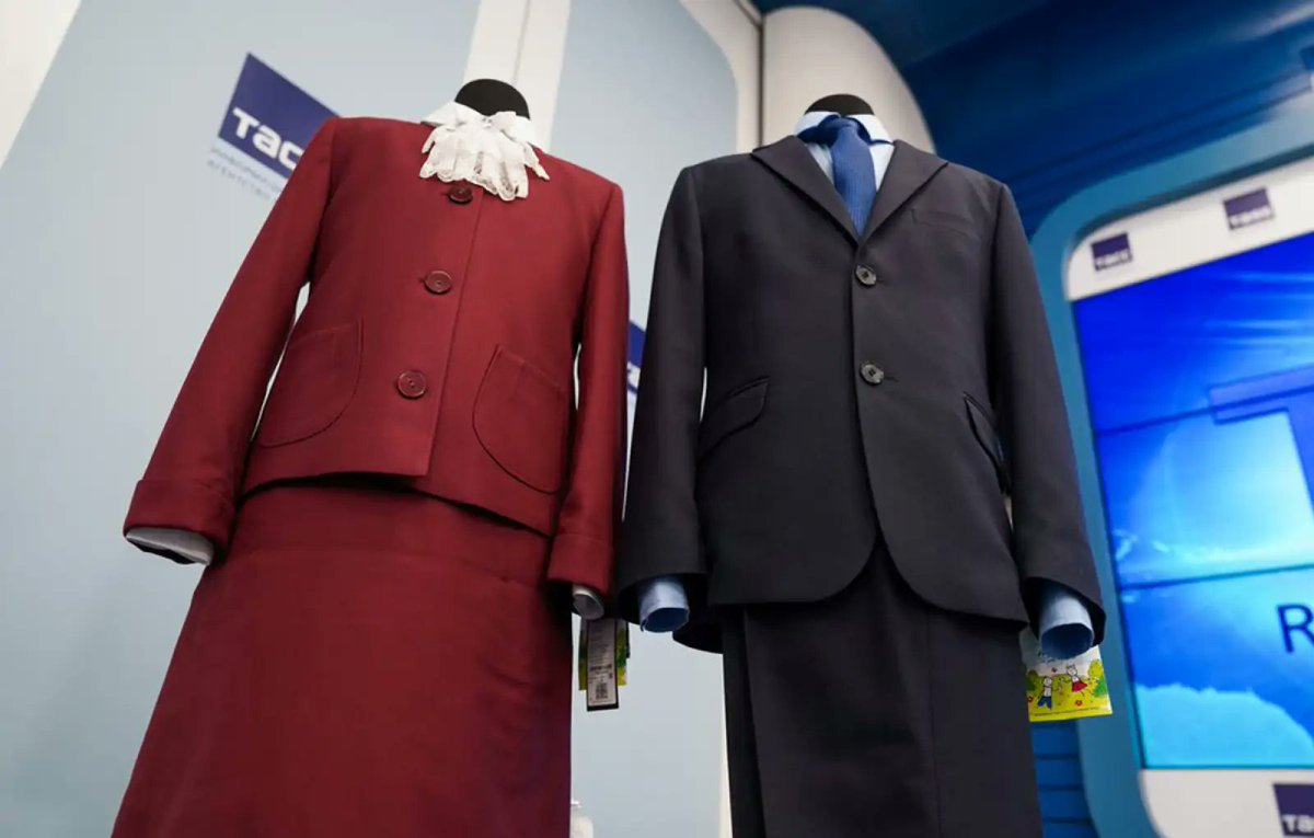 Пользователям Рунета крайне не понравился проект школьной формы по ГОСТу от Минпросвещения. Его постоянно сравнивают с костюмом не то Валентины Матвиенко, не то Прокофьи Людмиловны Людмилы Прокофьевны из "Служебного романа". ridus.ru/n/669502