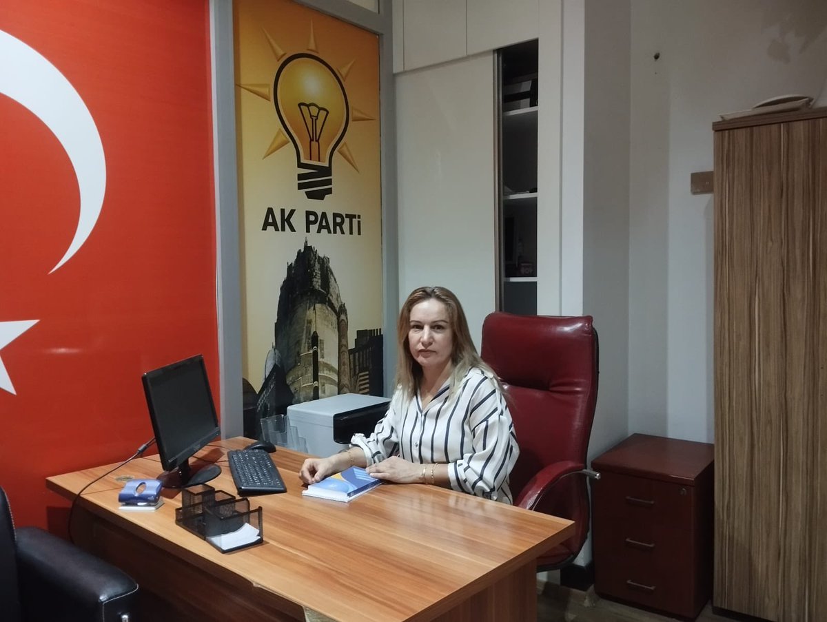 Ak Kadın Diyarbakır (@akkadindiyarbkr) on Twitter photo Bugün İl Başkanlığımızda Nöbetçimiz;
Yönetim Kurulu Üyemiz ;
Ayten DİLEK
Sohbet etmeye bekleriz.
Nöbet saatimiz👇🏻
⏰ 11:00 - 17:00
📔 Soru, görüş ve önerileriniz için İl Başkanlığımızı ziyaret edebilirsiniz. <a href="/mervenurseyit/">Ecz.Mervenur Seyit Beşe</a> Bugün İl Başkanlığımızda Nöbetçimiz;
Yönetim Kurulu Üyemiz ;
Ayten DİLEK
Sohbet etmeye bekleriz.
Nöbet saatimiz👇🏻
⏰ 11:00 - 17:00
📔 Soru, görüş ve önerileriniz için İl Başkanlığımızı ziyaret edebilirsiniz. <a href="/mervenurseyit/">Ecz.Mervenur Seyit Beşe</a>