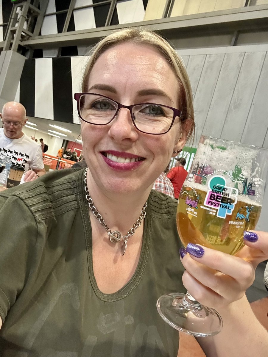 shellienic's tweet photo. A day off today & have been treated by a friend to the @CAMRA_Official Great British Beer Festival #GBBF - handily at the NEC in Birmingham
The first ale is underway…. Cheers!
#BeerFestival #Ale #BeerTasting #TrainDriversDayOff #CAMRA https://t.co/A9JLNzDOot