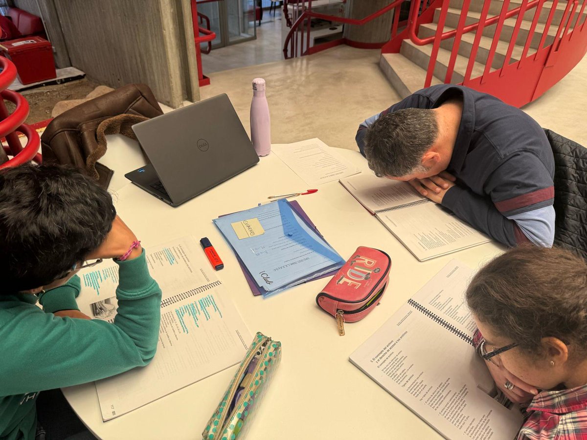 En APACE Toledo, impulsamos el desarrollo personal y profesional. Hoy, damos dan un paso más, preparándonos para las oposiciones con esfuerzo.
¡A por todas! 🚀
#APACEToledo #Capacitación #Oportunidades #PreparandoElFuturo #JCCM