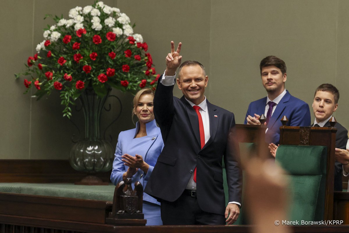 wolf_watching's tweet image. 🫡💪❣️