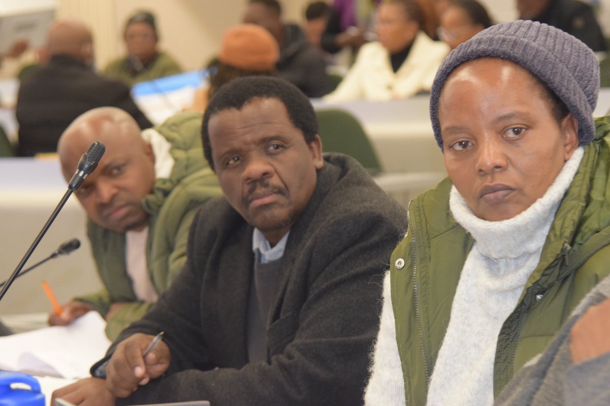 Chris Hani District Municipality is hosting a 2-day Petition Cleansing Session led by CoGTA.
Focus: Resolving untraceable petitions, analysing &amp; closing old cases.
Joined by Joe Gqabi, Amathole, Office of the Premier &amp; others.

#CHDMAtWork
#GoodGovernance 
#PetitionCleansing