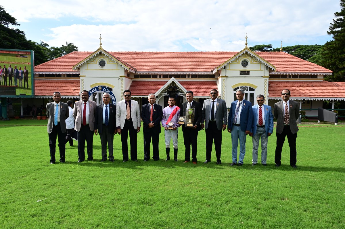 Mr. K.V. Parikshith, Member of the Managing Committee, Mysore Race Club Ltd., Presenting,
“The Mysore Race Club Million”
To the Winner – MOON STAR
Jockey –C Umesh
Trainer –Aravind Ganapathy
Trophy received by – Aravind Ganapathy
Owner – Dr A C Muthiah