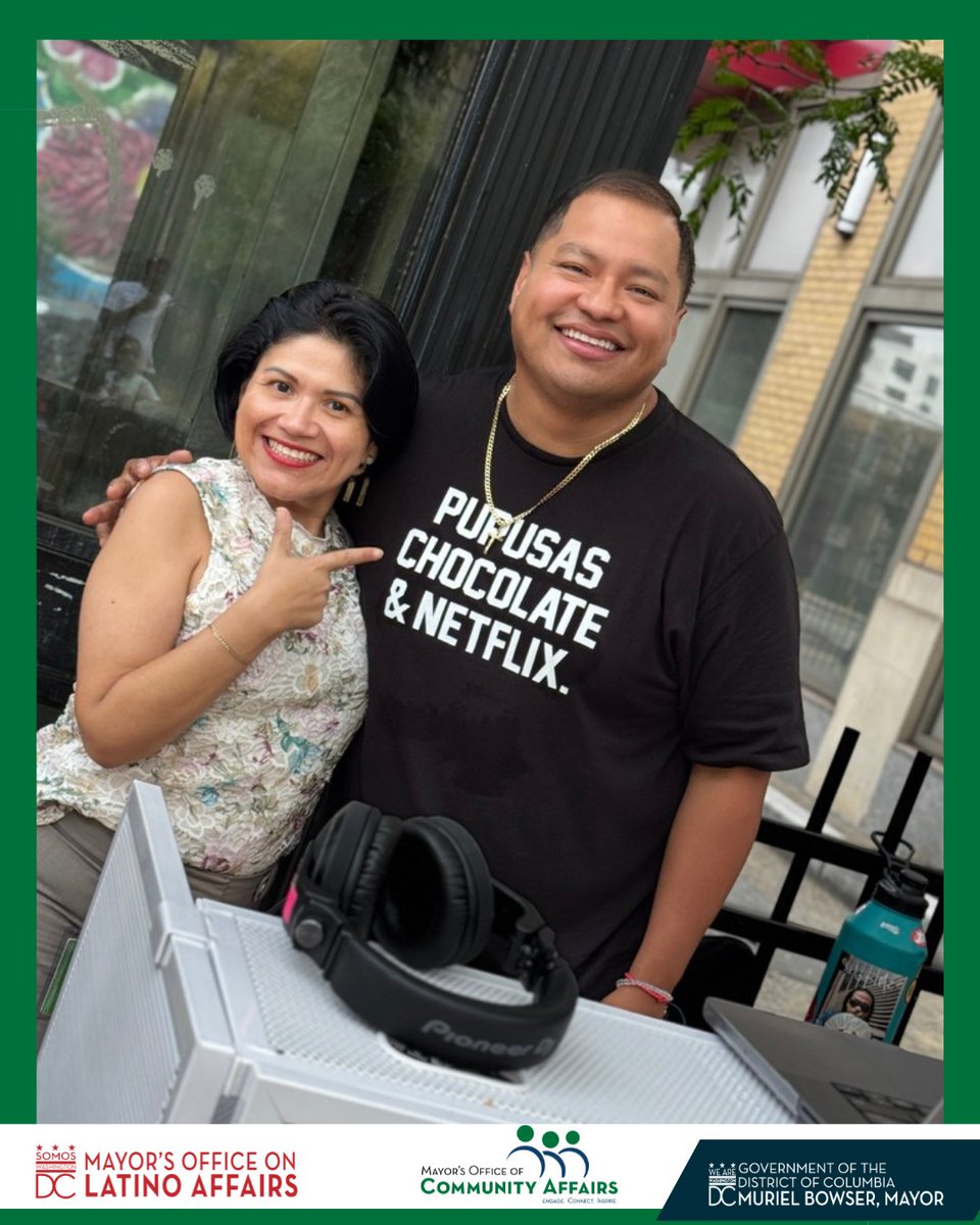 La Directora Jackie Reyes se unió a la celebración del National Night Out en el Ward 1, en Columbia Heights, conectando con los habitantes, compartiendo recursos y reafirmando nuestro compromiso con vecindarios seguros y unidos para todos.