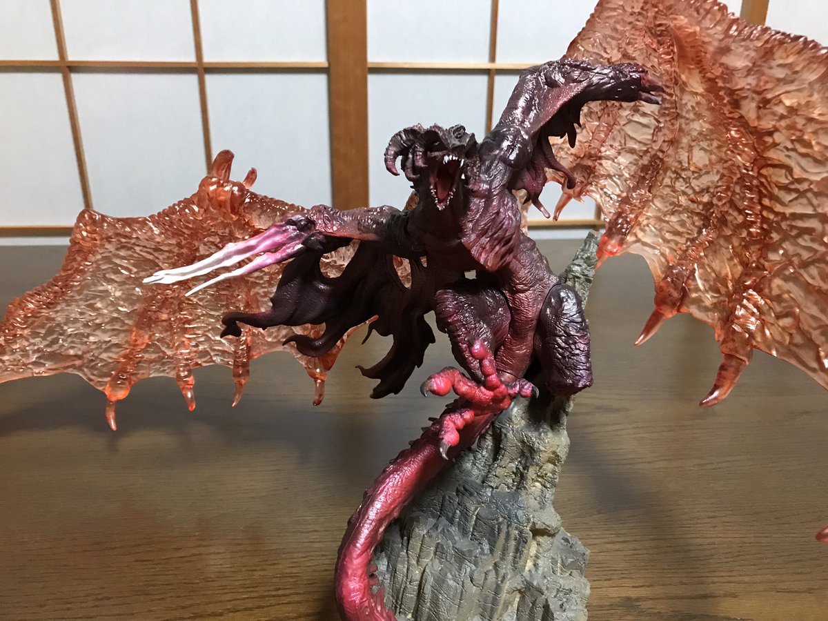 この子も寝る前にじっくり見てイイねぇって出来る
エルデンリングのボス枠のキットって割と貴重なイメージ