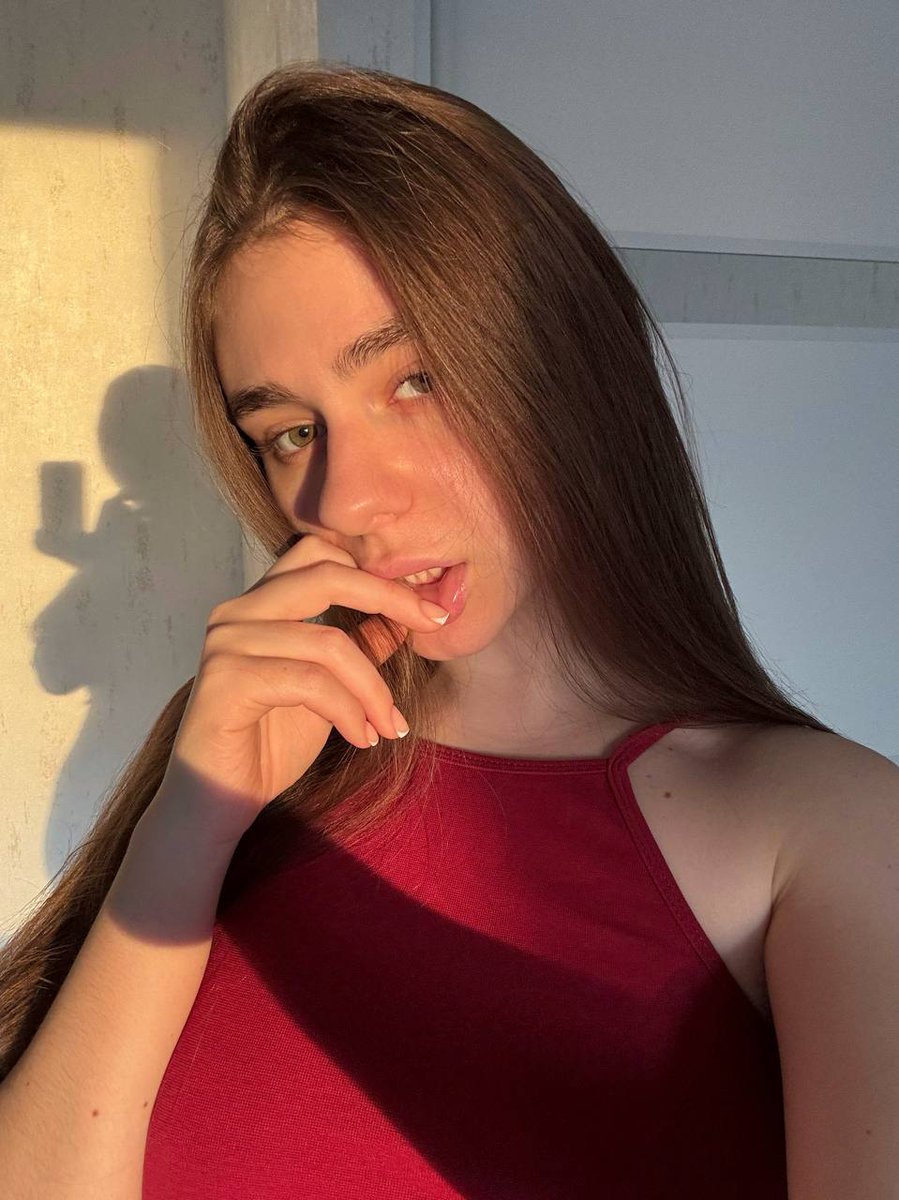 You can drown in my green eyes or write to me, and I'll let you drown in something else. 🍭🍏