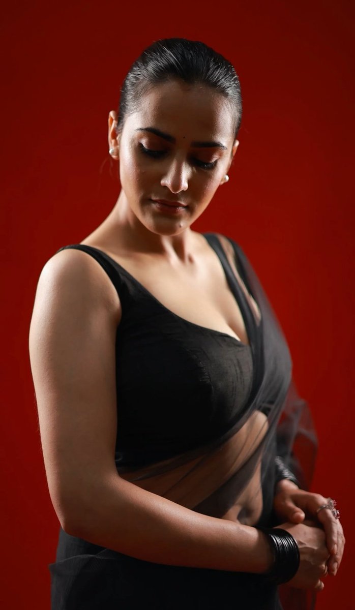 GxqxA_EawAAnXps?format=jpg&name=medium