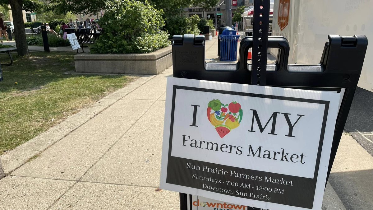 SPUtilities's tweet image. Visit the #SunPrairie farmers&apos; market this Saturday during National Farmers&apos; Market Week! We&apos;re proud to be a Friends of the Market sponsor again for this season. Take some time out of your weekend and support the community in Downtown Sun Prairie! Link: cityofsunprairie.com/1318/Sun-Prair…