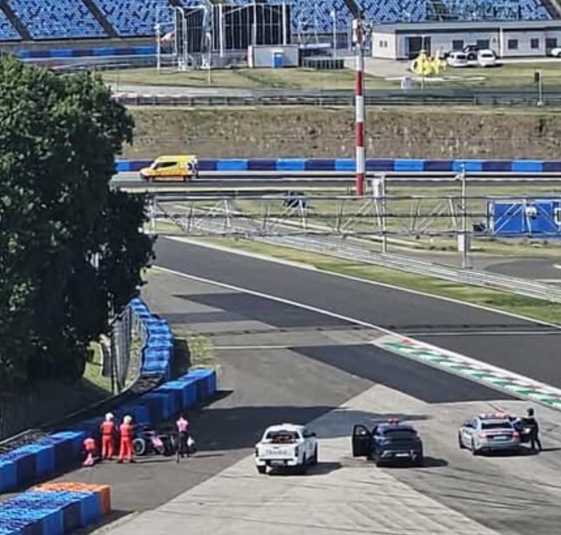 Franco Colapinto bateu sua Alpine hoje cedo durante um teste dos pneus Pirelli de 2026, no circuito de Hungaroring.

Ele está bem e a programação dos testes irá continuar no período da tarde no horário local.