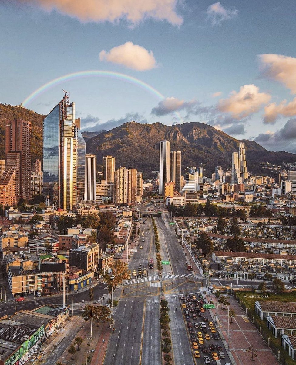 AngelMoreno04's tweet photo. Feliz cumpleaños Bogotá,  gracias por todo, gracias por ser mi segundo hogar… 🎈 https://t.co/aaL2KyCvEM