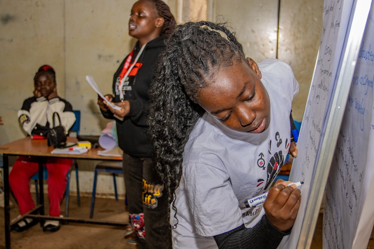awuorlucy120's tweet image. Yesterday we facilitated a #GenderMainstreaming Workshop to the @CMETrust Secondary scholars . It was an interactive session as the scholars had a positive attitude  to learn. In attendance was our trainer @oddacken to support us.
#Augustholidayprogram
#SDG5 
#SDG4
#WezeshaKike!